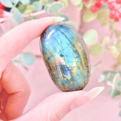 Labradorite Palmstone